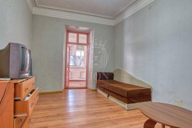Крым  недвижимость Алушта купить  1 комнатную квартиру в центре Алушты